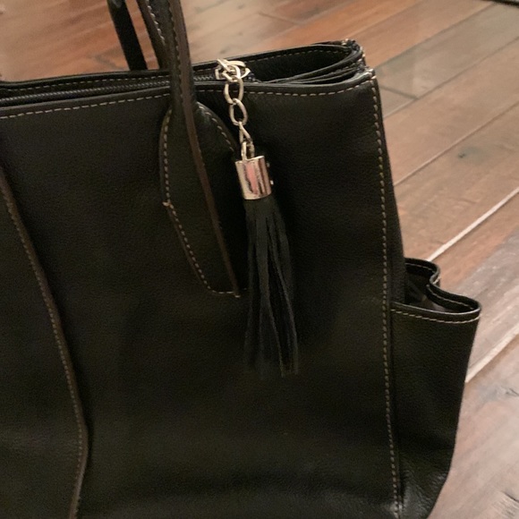 Black leather Borsela by HOBO shoulder bag with tassel pull EUC - Picture 3 of 11